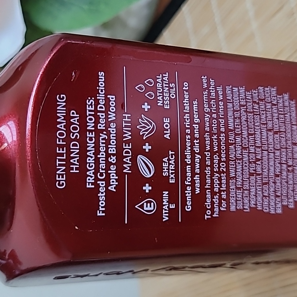 Frrosted Cranberry Foaming Hand Soap Set of 3  *NWT* - Picture 2 of 2